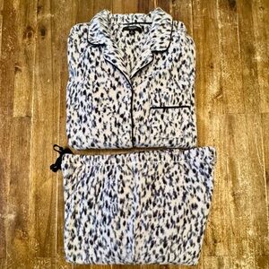 SV Cozy Long Sleeve Extra Soft Fleece Pajama Set